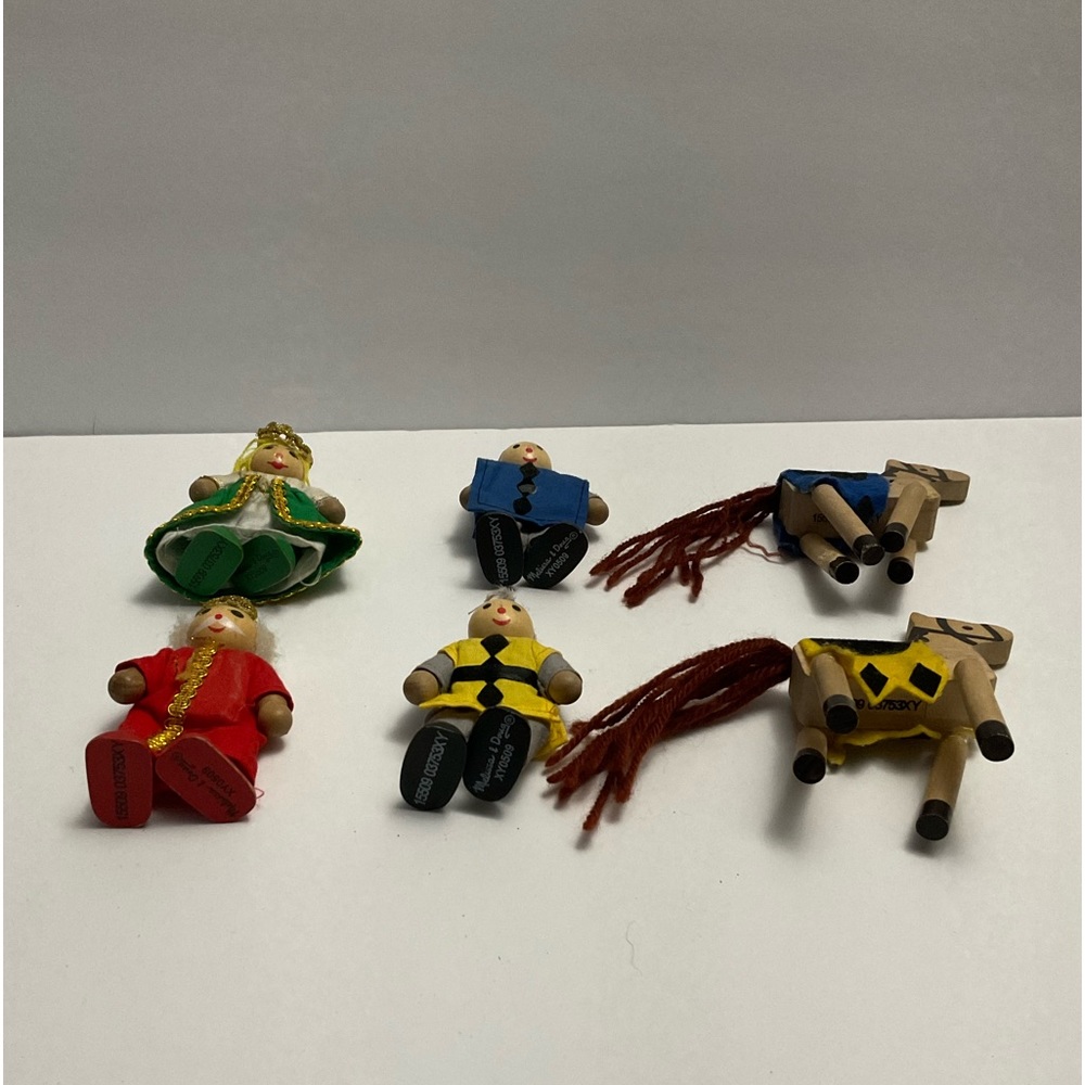 Melissa & Doug Poseable Castle Figures